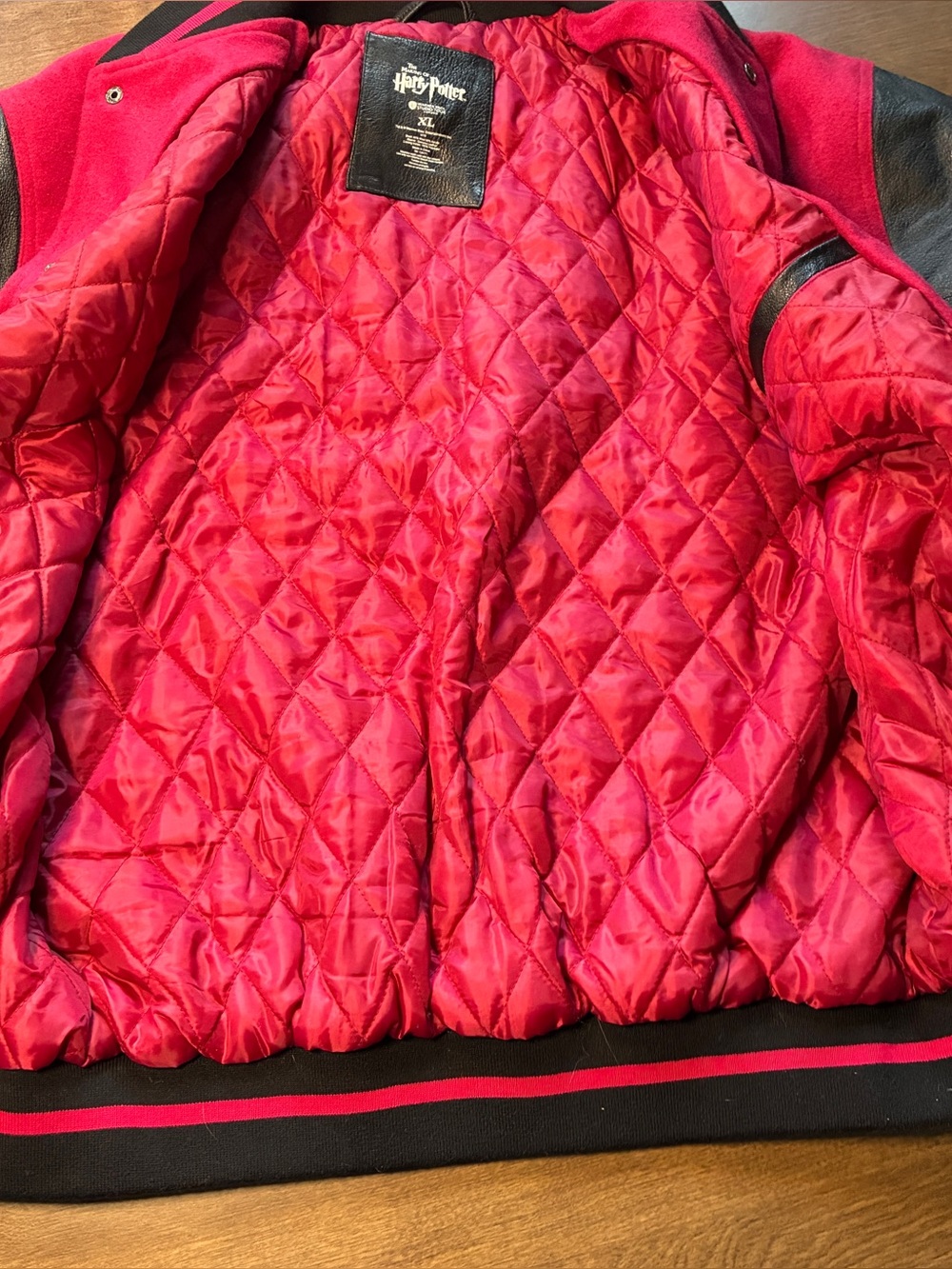Hogwarts Railways Bomber Jacket XL Harry Potter Universal Studios Red - Picture 3 of 16